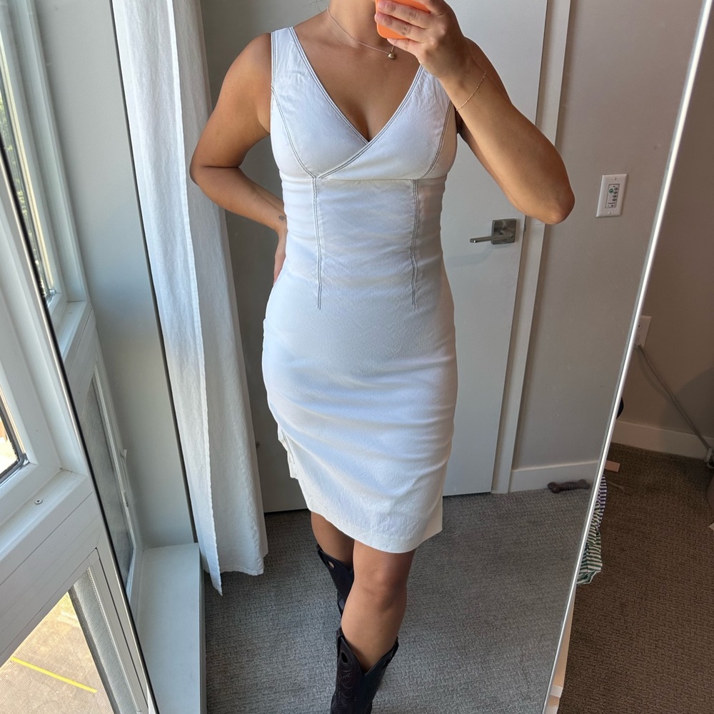 Vintage Express Dress - White with Black Stitching 🖤🤍